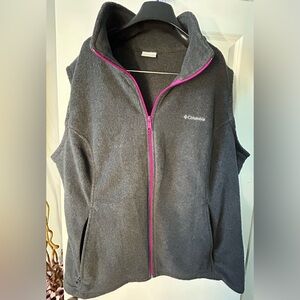 Women's Columbia Fleece Vest Dark Gray w/Pink Zipper 2X